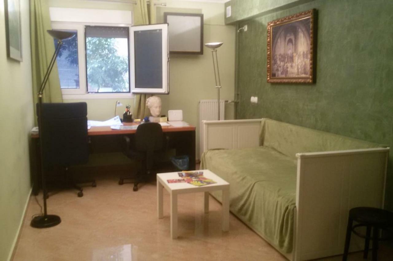 Quiet Apartment In Plaka Афины Экстерьер фото